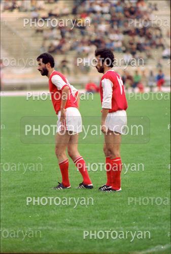 <span style='background: #33747a;box-shadow: 2px 3px 5px black;font-weight: 300;font-size: 10px;border-radius: 2px;margin: 2px;color: #fff;padding: 2px 5px;font - size: 10px;line - height: 22px; '>محمد مایلی کهن</span> <span style='background: #33747a;box-shadow: 2px 3px 5px black;font-weight: 300;font-size: 10px;border-radius: 2px;margin: 2px;color: #fff;padding: 2px 5px;font - size: 10px;line - height: 22px; '>ضیاء عربشاهی</span> 