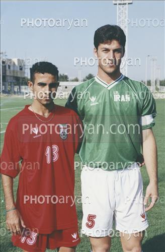 <span style='background: #33747a;font-weight: 300;font-size: 10px;box-shadow: 2px 3px 5px black;border-radius: 2px;margin: 2px;color: #fff;padding: 2px 5px;font - size: 10px;line - height: 22px; '>حسین کعبی</span> 