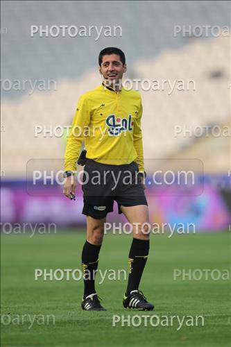 <span style='background: #33747a;box-shadow: 2px 3px 5px black;font-weight: 300;font-size: 10px;border-radius: 2px;margin: 2px;color: #fff;padding: 2px 5px;font - size: 10px;line - height: 22px; '>محمد رضا فغانی</span> 