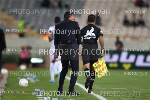 <span style='background: #33747a;box-shadow: 2px 3px 5px black;font-weight: 300;font-size: 10px;border-radius: 2px;margin: 2px;color: #fff;padding: 2px 5px;font - size: 10px;line - height: 22px; '>سید مهدی رحمتی</span> 