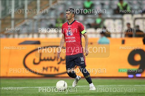 <span style='background: #33747a;box-shadow: 2px 3px 5px black;font-weight: 300;font-size: 10px;border-radius: 2px;margin: 2px;color: #fff;padding: 2px 5px;font - size: 10px;line - height: 22px; '>حامد شیری</span> 