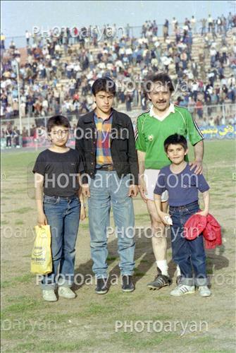 <span style='background: #33747a;box-shadow: 2px 3px 5px black;font-weight: 300;font-size: 10px;border-radius: 2px;margin: 2px;color: #fff;padding: 2px 5px;font - size: 10px;line - height: 22px; '>حمید امینی خواه</span> 