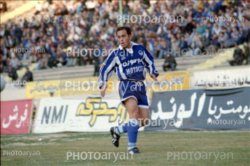 <span style='background: #33747a;box-shadow: 2px 3px 5px black;font-weight: 300;font-size: 10px;border-radius: 2px;margin: 2px;color: #fff;padding: 2px 5px;font - size: 10px;line - height: 22px; '>علی چینی</span> 