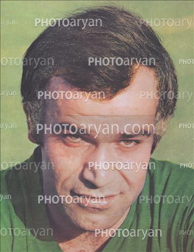 <span style='background: #33747a;box-shadow: 2px 3px 5px black;font-weight: 300;font-size: 10px;border-radius: 2px;margin: 2px;color: #fff;padding: 2px 5px;font - size: 10px;line - height: 22px; '>جعفر کاشانی</span> 