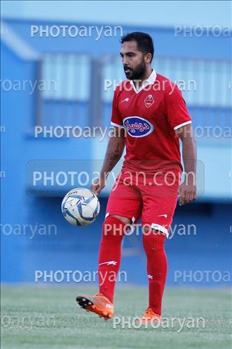 <span style='background: #33747a;font-weight: 300;font-size: 10px;box-shadow: 2px 3px 5px black;border-radius: 2px;margin: 2px;color: #fff;padding: 2px 5px;font - size: 10px;line - height: 22px; '>رامین عباسی</span> 