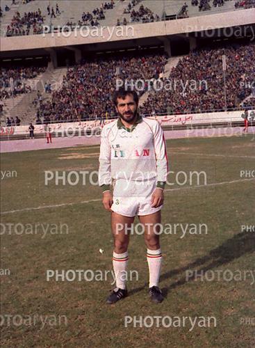 <span style='background: #33747a;box-shadow: 2px 3px 5px black;font-weight: 300;font-size: 10px;border-radius: 2px;margin: 2px;color: #fff;padding: 2px 5px;font - size: 10px;line - height: 22px; '>اصغر حاجیلو</span> 