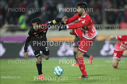 <span style='background: #33747a;font-weight: 300;font-size: 10px;box-shadow: 2px 3px 5px black;border-radius: 2px;margin: 2px;color: #fff;padding: 2px 5px;font - size: 10px;line - height: 22px; '>مهدی طارمی</span> 