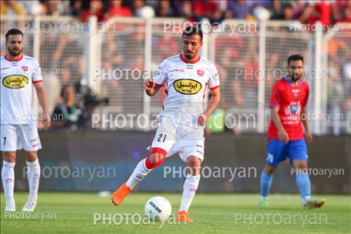 <span style='background: #33747a;box-shadow: 2px 3px 5px black;font-weight: 300;font-size: 10px;border-radius: 2px;margin: 2px;color: #fff;padding: 2px 5px;font - size: 10px;line - height: 22px; '>سعید صادقی</span> 