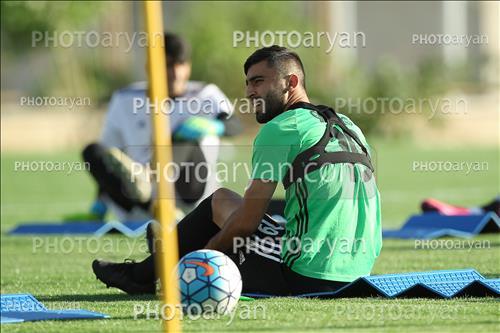 <span style='background: #33747a;font-weight: 300;font-size: 10px;box-shadow: 2px 3px 5px black;border-radius: 2px;margin: 2px;color: #fff;padding: 2px 5px;font - size: 10px;line - height: 22px; '>کاوه رضایی</span> 