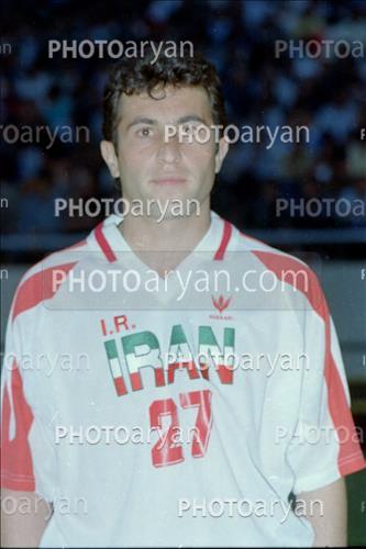 <span style='background: #33747a;box-shadow: 2px 3px 5px black;font-weight: 300;font-size: 10px;border-radius: 2px;margin: 2px;color: #fff;padding: 2px 5px;font - size: 10px;line - height: 22px; '>علی لطیفی</span> 