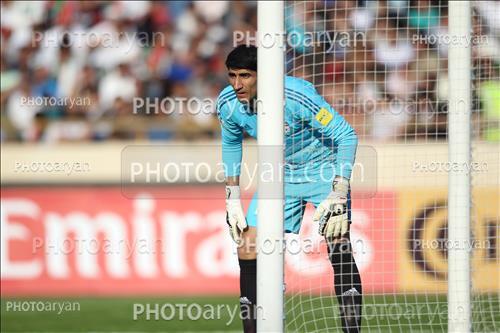 <span style='background: #33747a;font-weight: 300;font-size: 10px;box-shadow: 2px 3px 5px black;border-radius: 2px;margin: 2px;color: #fff;padding: 2px 5px;font - size: 10px;line - height: 22px; '>علیرضا بیرانوند</span> 