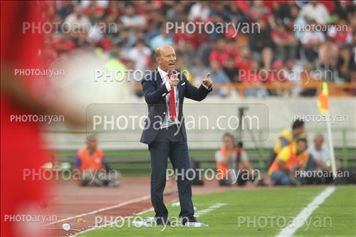 <span style='background: #33747a;box-shadow: 2px 3px 5px black;font-weight: 300;font-size: 10px;border-radius: 2px;margin: 2px;color: #fff;padding: 2px 5px;font - size: 10px;line - height: 22px; '>گابریل کالدرون  Gabriel Calderón</span> 