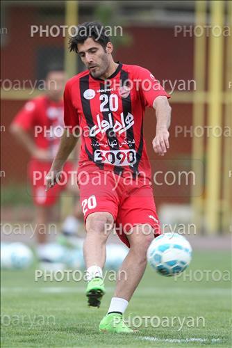 <span style='background: #33747a;box-shadow: 2px 3px 5px black;font-weight: 300;font-size: 10px;border-radius: 2px;margin: 2px;color: #fff;padding: 2px 5px;font - size: 10px;line - height: 22px; '>علیرضا نورمحمدی</span> 