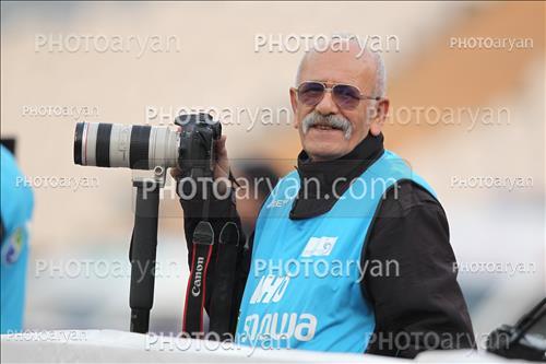 <span style='background: #33747a;font-weight: 300;font-size: 10px;box-shadow: 2px 3px 5px black;border-radius: 2px;margin: 2px;color: #fff;padding: 2px 5px;font - size: 10px;line - height: 22px; '>استاد محمد صیاد</span> 