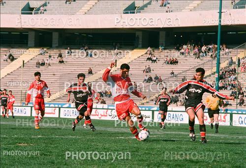 <span style='background: #33747a;font-weight: 300;font-size: 10px;box-shadow: 2px 3px 5px black;border-radius: 2px;margin: 2px;color: #fff;padding: 2px 5px;font - size: 10px;line - height: 22px; '>مهدی هاشمی نصب</span> 