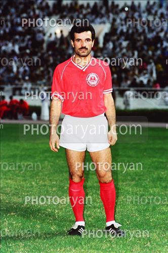 <span style='background: #33747a;font-weight: 300;font-size: 10px;box-shadow: 2px 3px 5px black;border-radius: 2px;margin: 2px;color: #fff;padding: 2px 5px;font - size: 10px;line - height: 22px; '>محمدحسن انصاری فر</span> 