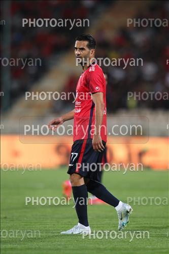 <span style='background: #33747a;box-shadow: 2px 3px 5px black;font-weight: 300;font-size: 10px;border-radius: 2px;margin: 2px;color: #fff;padding: 2px 5px;font - size: 10px;line - height: 22px; '>مسعود شجاعی</span> 