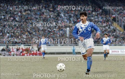 <span style='background: #33747a;box-shadow: 2px 3px 5px black;font-weight: 300;font-size: 10px;border-radius: 2px;margin: 2px;color: #fff;padding: 2px 5px;font - size: 10px;line - height: 22px; '>رضا حسن زاده</span> 