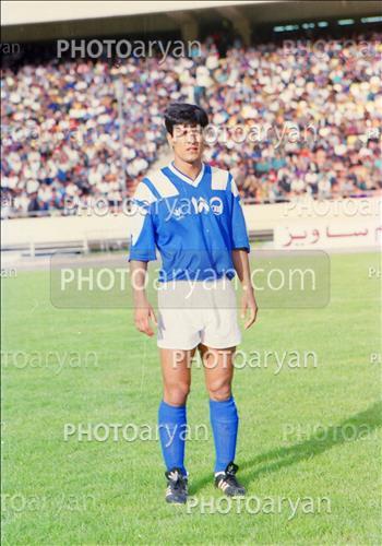 <span style='background: #33747a;box-shadow: 2px 3px 5px black;font-weight: 300;font-size: 10px;border-radius: 2px;margin: 2px;color: #fff;padding: 2px 5px;font - size: 10px;line - height: 22px; '>علی حاج اکبری</span> 