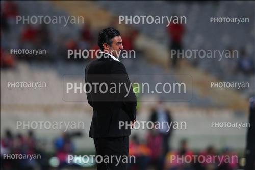 <span style='background: #33747a;box-shadow: 2px 3px 5px black;font-weight: 300;font-size: 10px;border-radius: 2px;margin: 2px;color: #fff;padding: 2px 5px;font - size: 10px;line - height: 22px; '>سید مهدی رحمتی</span> 