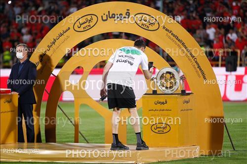 <span style='background: #33747a;font-weight: 300;font-size: 10px;box-shadow: 2px 3px 5px black;border-radius: 2px;margin: 2px;color: #fff;padding: 2px 5px;font - size: 10px;line - height: 22px; '>علیرضا حقیقی</span> 