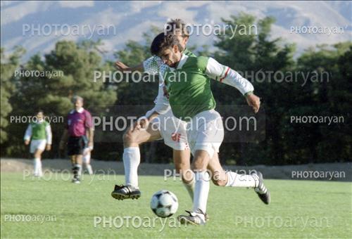 <span style='background: #33747a;box-shadow: 2px 3px 5px black;font-weight: 300;font-size: 10px;border-radius: 2px;margin: 2px;color: #fff;padding: 2px 5px;font - size: 10px;line - height: 22px; '>سیروس نعمتی نژاد</span> 