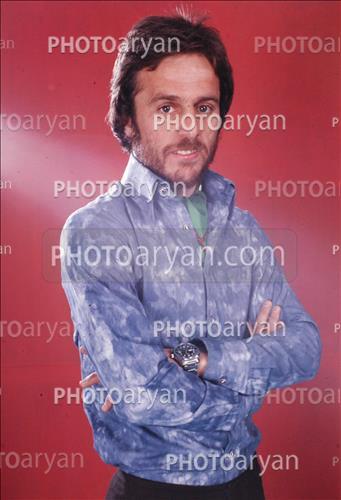 <span style='background: #33747a;box-shadow: 2px 3px 5px black;font-weight: 300;font-size: 10px;border-radius: 2px;margin: 2px;color: #fff;padding: 2px 5px;font - size: 10px;line - height: 22px; '>محمود خوردبین</span> 