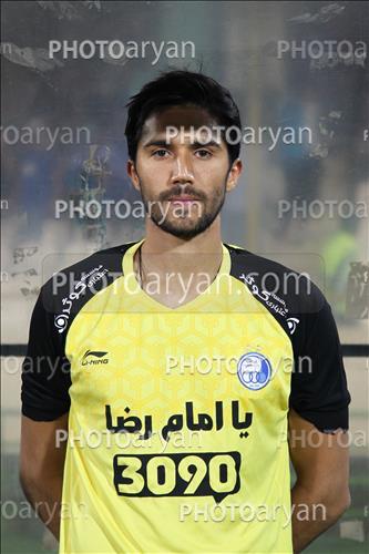 <span style='background: #33747a;font-weight: 300;font-size: 10px;box-shadow: 2px 3px 5px black;border-radius: 2px;margin: 2px;color: #fff;padding: 2px 5px;font - size: 10px;line - height: 22px; '>سید حسین حسینی</span> 