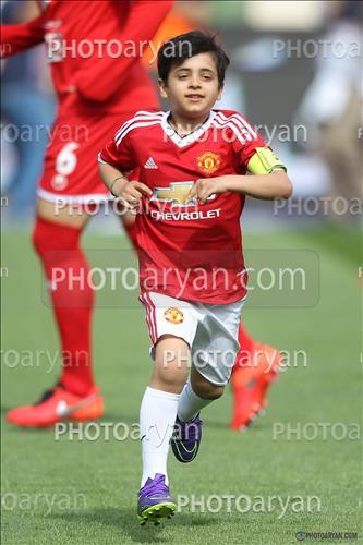 <span style='background: #33747a;box-shadow: 2px 3px 5px black;font-weight: 300;font-size: 10px;border-radius: 2px;margin: 2px;color: #fff;padding: 2px 5px;font - size: 10px;line - height: 22px; '>هانی نوروزی</span> 