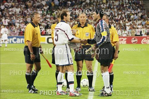 <span style='background: #33747a;font-weight: 300;font-size: 10px;box-shadow: 2px 3px 5px black;border-radius: 2px;margin: 2px;color: #fff;padding: 2px 5px;font - size: 10px;line - height: 22px; '>احمدرضا عابدزاده Ahmad Reza Abedzadeh</span> 