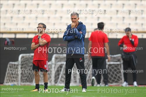 <span style='background: #33747a;box-shadow: 2px 3px 5px black;font-weight: 300;font-size: 10px;border-radius: 2px;margin: 2px;color: #fff;padding: 2px 5px;font - size: 10px;line - height: 22px; '>کارلوس کی روش</span> 