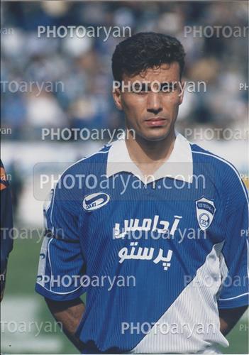 <span style='background: #33747a;font-weight: 300;font-size: 10px;box-shadow: 2px 3px 5px black;border-radius: 2px;margin: 2px;color: #fff;padding: 2px 5px;font - size: 10px;line - height: 22px; '>کاظم محمودی</span> 