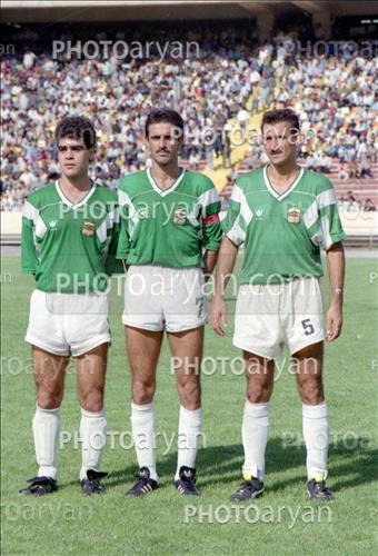 <span style='background: #33747a;box-shadow: 2px 3px 5px black;font-weight: 300;font-size: 10px;border-radius: 2px;margin: 2px;color: #fff;padding: 2px 5px;font - size: 10px;line - height: 22px; '>نجم الدین بخشی</span> 