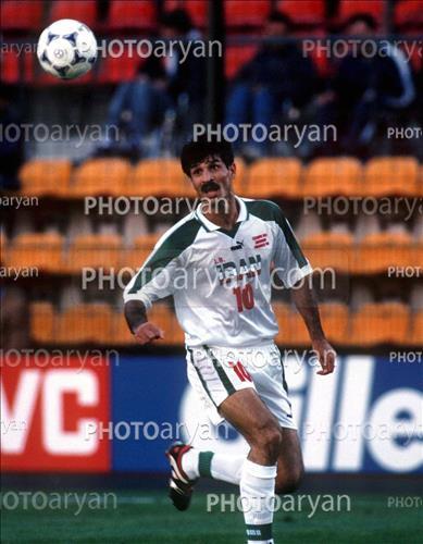 <span style='background: #33747a;font-weight: 300;font-size: 10px;box-shadow: 2px 3px 5px black;border-radius: 2px;margin: 2px;color: #fff;padding: 2px 5px;font - size: 10px;line - height: 22px; '>علی دایی  Ali Daei</span> 