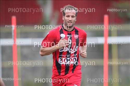 <span style='background: #33747a;box-shadow: 2px 3px 5px black;font-weight: 300;font-size: 10px;border-radius: 2px;margin: 2px;color: #fff;padding: 2px 5px;font - size: 10px;line - height: 22px; '>محسن بنگر</span> 