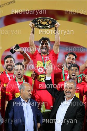 <span style='background: #33747a;box-shadow: 2px 3px 5px black;font-weight: 300;font-size: 10px;border-radius: 2px;margin: 2px;color: #fff;padding: 2px 5px;font - size: 10px;line - height: 22px; '>رضا درویش</span> <span style='background: #33747a;box-shadow: 2px 3px 5px black;font-weight: 300;font-size: 10px;border-radius: 2px;margin: 2px;color: #fff;padding: 2px 5px;font - size: 10px;line - height: 22px; '>کمال کامیابی نیا</span> <span style='background: #33747a;box-shadow: 2px 3px 5px black;font-weight: 300;font-size: 10px;border-radius: 2px;margin: 2px;color: #fff;padding: 2px 5px;font - size: 10px;line - height: 22px; '>امید عالیشاه</span> 