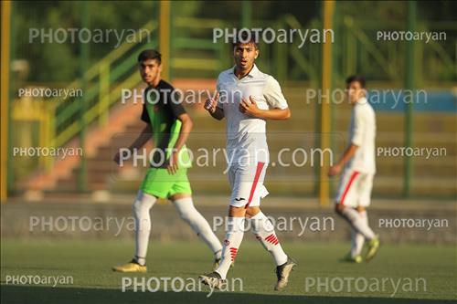 <span style='background: #33747a;font-weight: 300;font-size: 10px;box-shadow: 2px 3px 5px black;border-radius: 2px;margin: 2px;color: #fff;padding: 2px 5px;font - size: 10px;line - height: 22px; '>مهدی فلاح</span> 