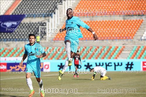 <span style='background: #33747a;font-weight: 300;font-size: 10px;box-shadow: 2px 3px 5px black;border-radius: 2px;margin: 2px;color: #fff;padding: 2px 5px;font - size: 10px;line - height: 22px; '>کنت انگ ووک</span> 