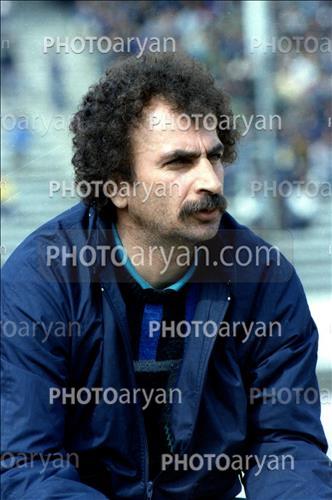 <span style='background: #33747a;box-shadow: 2px 3px 5px black;font-weight: 300;font-size: 10px;border-radius: 2px;margin: 2px;color: #fff;padding: 2px 5px;font - size: 10px;line - height: 22px; '>غفور جهانی</span> 