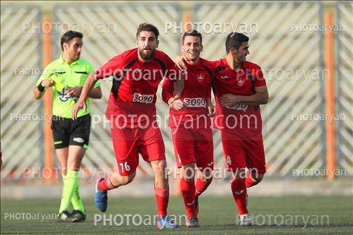 <span style='background: #33747a;font-weight: 300;font-size: 10px;box-shadow: 2px 3px 5px black;border-radius: 2px;margin: 2px;color: #fff;padding: 2px 5px;font - size: 10px;line - height: 22px; '>شاهین عباسیان</span> 