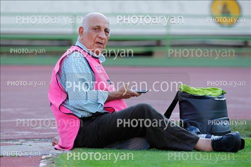 <span style='background: #33747a;box-shadow: 2px 3px 5px black;font-weight: 300;font-size: 10px;border-radius: 2px;margin: 2px;color: #fff;padding: 2px 5px;font - size: 10px;line - height: 22px; '>استاد جعفر تبریزی</span> 