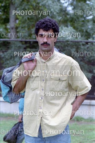 <span style='background: #33747a;font-weight: 300;font-size: 10px;box-shadow: 2px 3px 5px black;border-radius: 2px;margin: 2px;color: #fff;padding: 2px 5px;font - size: 10px;line - height: 22px; '>سیروس قایقران</span> 