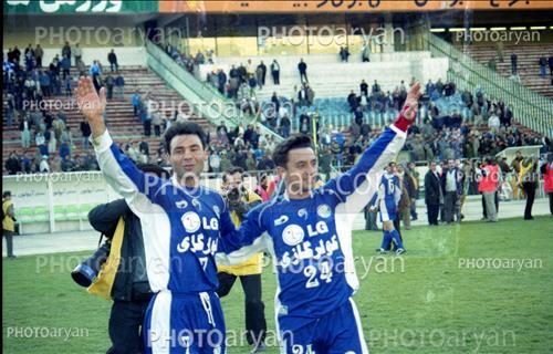 <span style='background: #33747a;box-shadow: 2px 3px 5px black;font-weight: 300;font-size: 10px;border-radius: 2px;margin: 2px;color: #fff;padding: 2px 5px;font - size: 10px;line - height: 22px; '>سهراب بختیاری زاده</span> 