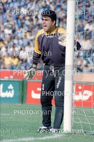 <span style='background: #33747a;box-shadow: 2px 3px 5px black;font-weight: 300;font-size: 10px;border-radius: 2px;margin: 2px;color: #fff;padding: 2px 5px;font - size: 10px;line - height: 22px; '>مهدی حاج اسبویی</span> 