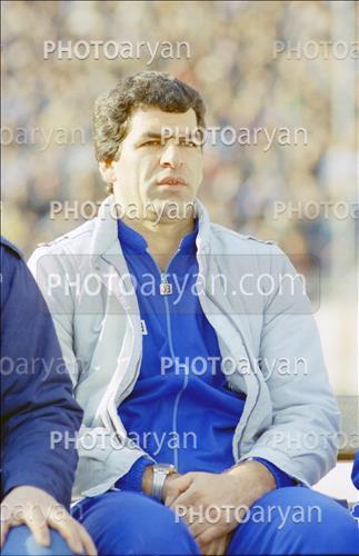 <span style='background: #33747a;box-shadow: 2px 3px 5px black;font-weight: 300;font-size: 10px;border-radius: 2px;margin: 2px;color: #fff;padding: 2px 5px;font - size: 10px;line - height: 22px; '>ولی اله صالح نیا</span> 