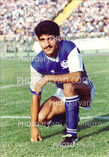 <span style='background: #33747a;box-shadow: 2px 3px 5px black;font-weight: 300;font-size: 10px;border-radius: 2px;margin: 2px;color: #fff;padding: 2px 5px;font - size: 10px;line - height: 22px; '>امیر هاشمی مقدم</span> 