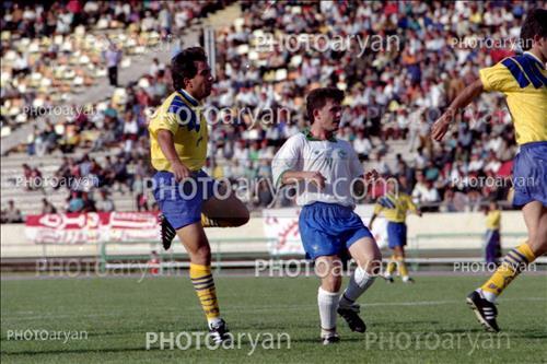 <span style='background: #33747a;font-weight: 300;font-size: 10px;box-shadow: 2px 3px 5px black;border-radius: 2px;margin: 2px;color: #fff;padding: 2px 5px;font - size: 10px;line - height: 22px; '>علی اصغر مدیر روستا</span> 