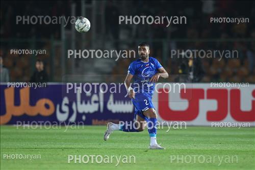 استقلال 0-تراکتور 2    (1403/08/10)