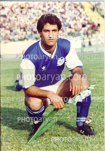 <span style='background: #33747a;box-shadow: 2px 3px 5px black;font-weight: 300;font-size: 10px;border-radius: 2px;margin: 2px;color: #fff;padding: 2px 5px;font - size: 10px;line - height: 22px; '>مرتضی یکه</span> 