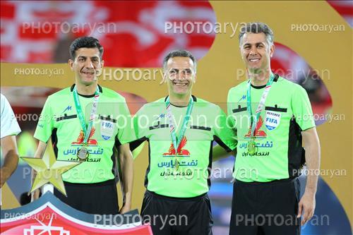 <span style='background: #33747a;box-shadow: 2px 3px 5px black;font-weight: 300;font-size: 10px;border-radius: 2px;margin: 2px;color: #fff;padding: 2px 5px;font - size: 10px;line - height: 22px; '>محمدحسین زاهدی فر</span> 